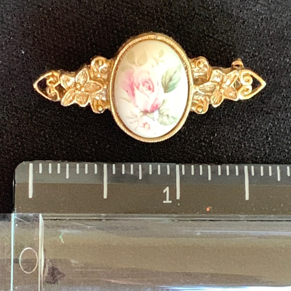 Bar Brooch- with rose